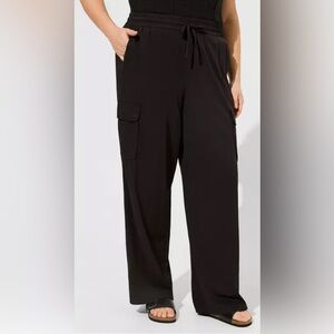 NWT Torrid Black Pull On Wide-Leg Cargo Pants